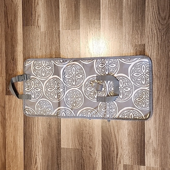 Hanging Traveler Case - Picture 3 of 8